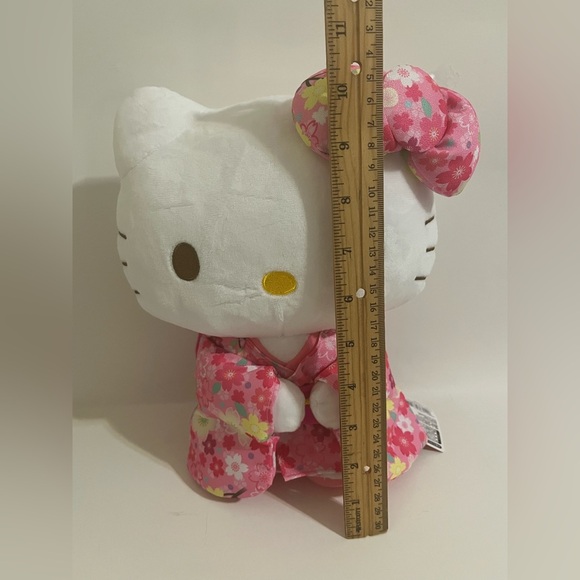 Hello Kitty 2019 Gotochi Sakura Kimono Plush - Picture 7 of 8